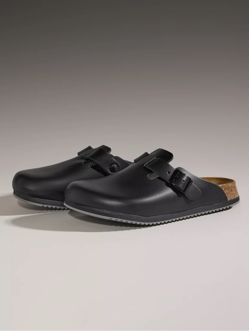 Birkenstock Boston leather men size 9 Black Slip-On Clogs with Buckle